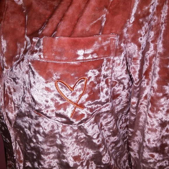 Victoria Secret Sleepwear Velvet Pajama Top - Picture 4 of 6
